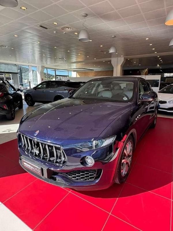 Usata Maserati Levante GranLusso 275 CV (202 kW) 2017 Blu SUV