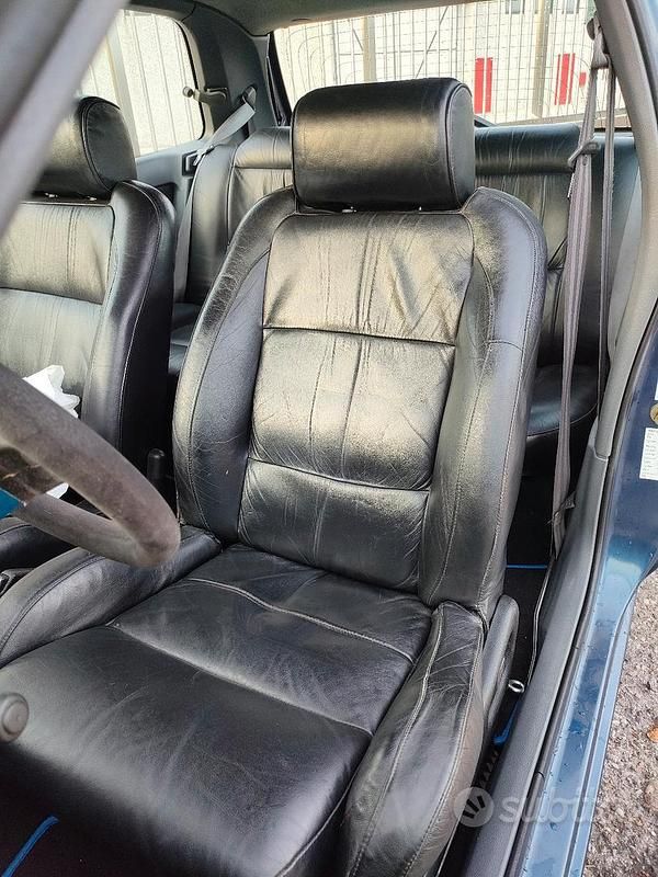 Usata Renault Clio 135 CV (99 kW) 1994 Berlina