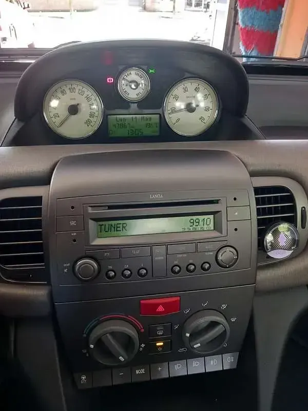 Usata Lancia Ypsilon 69 CV (50 kW) 2005 Bronzo Utilitaria