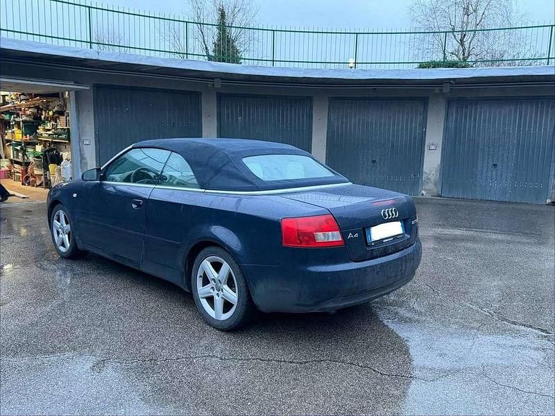 Usata Audi A4 Cabriolet 163 CV (119 kW) 2004 Blu/azzurro Cabrio