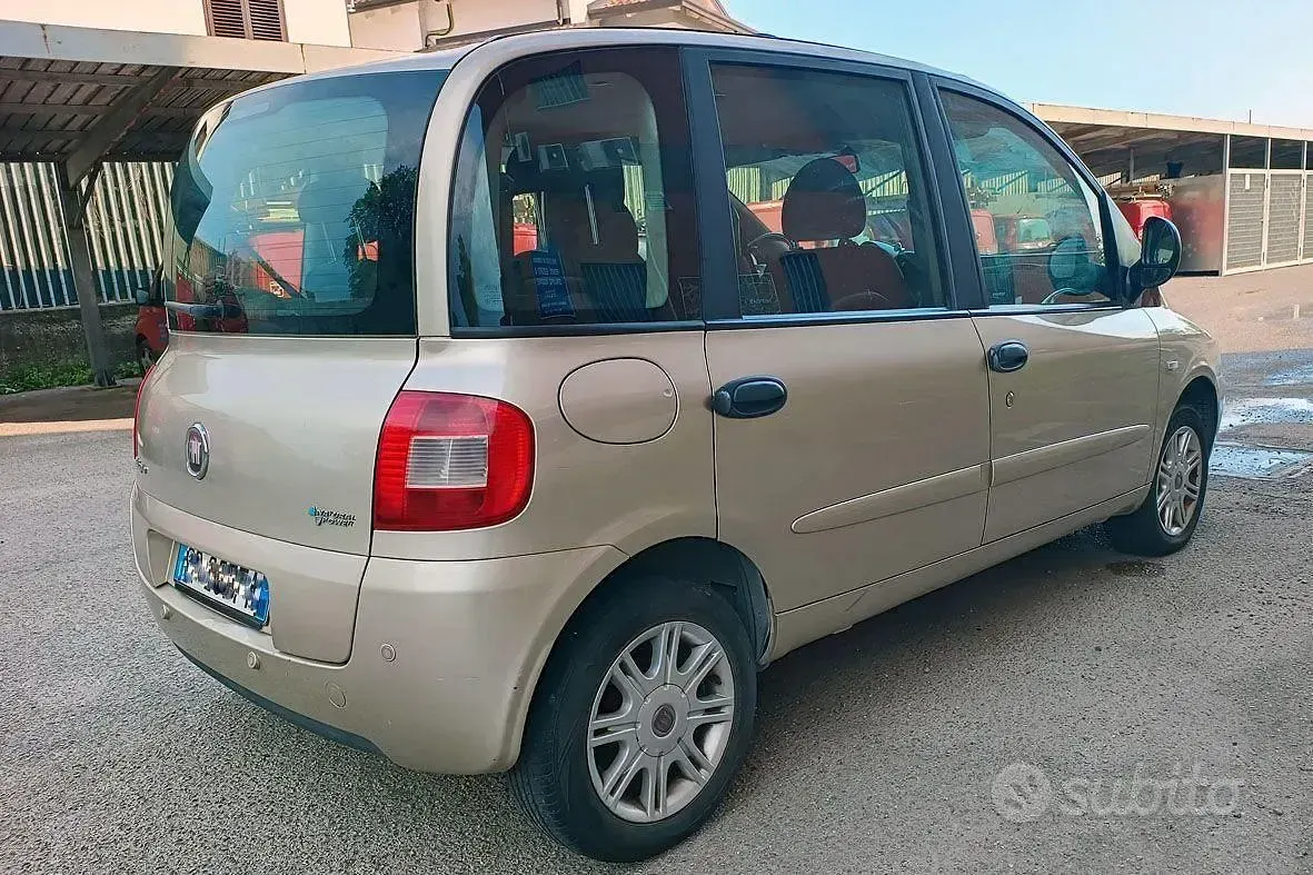 Usata Fiat Multipla 103 CV (75 kW) 2008 Giallo Monovolume