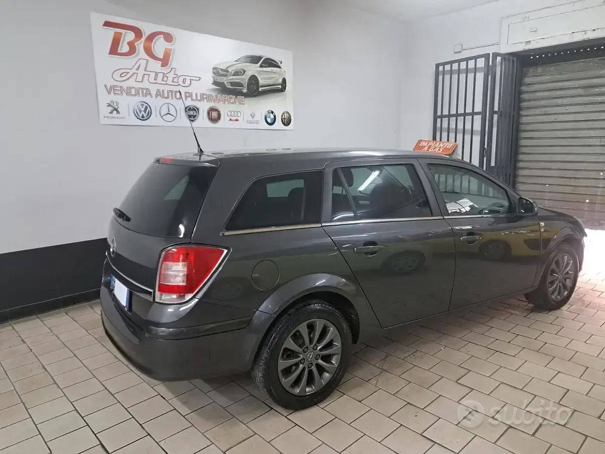 Occasion Opel Astra 116 ch (85 kW) 2010 Gris Break