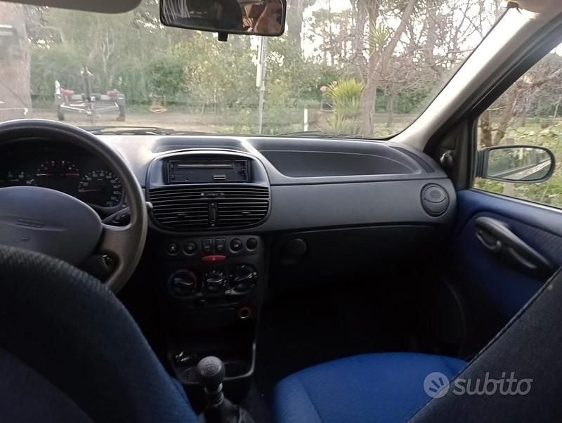 Usata Fiat Punto 82 CV (60 kW) 2001 Grigio Utilitaria