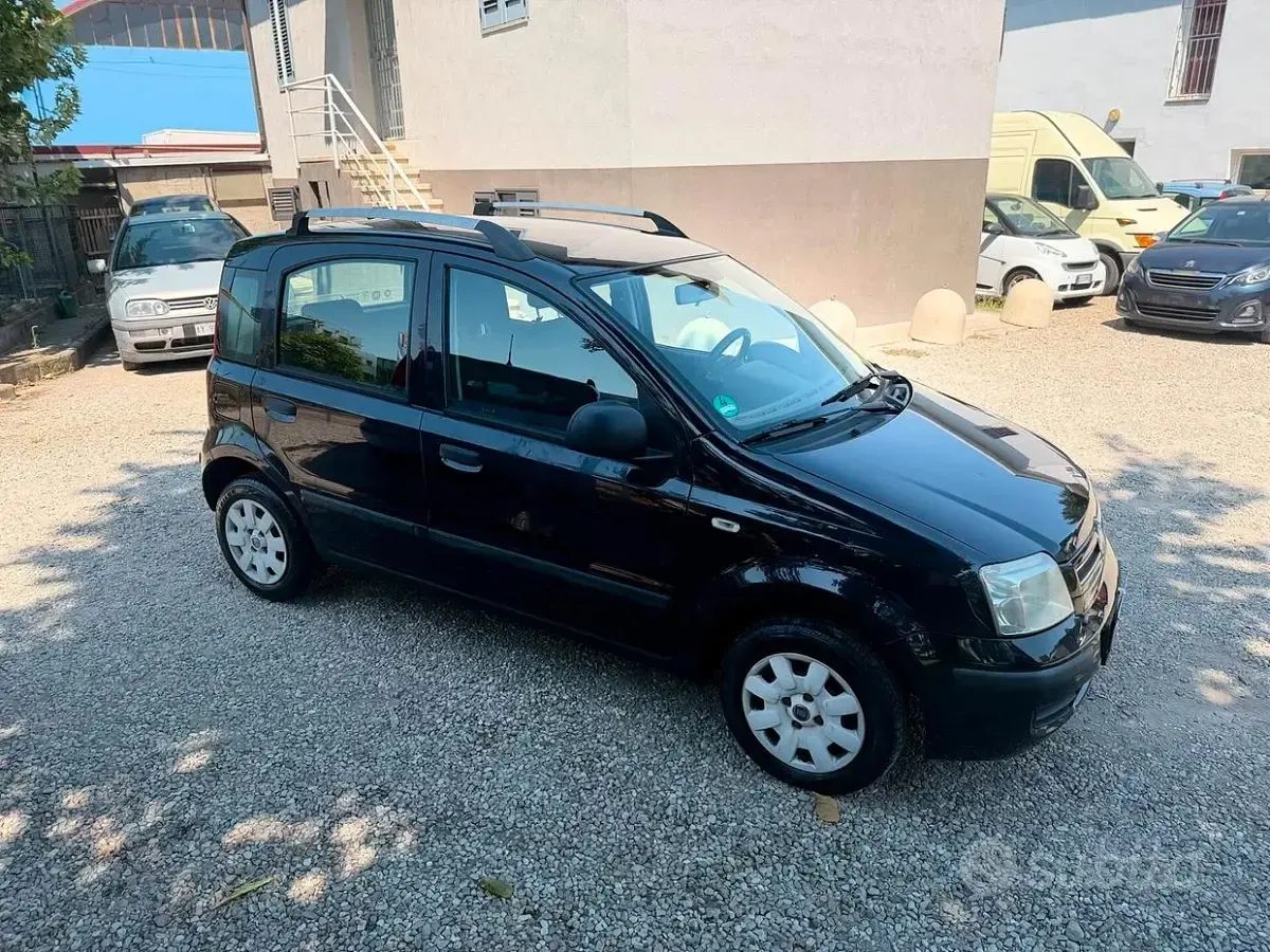 Usata Fiat Panda Active 69 CV (50 kW) 2011 Nero Utilitaria