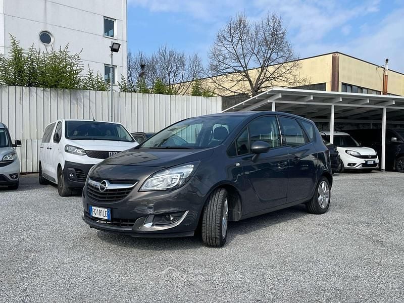 Usata Opel Meriva Design Edition 120 CV (88 kW) 2016 Grigio Monovolume