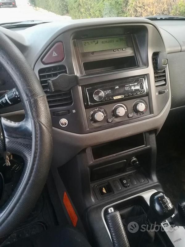 Usata Mitsubishi Pajero 115 CV (84 kW) 2004 Grigio SUV