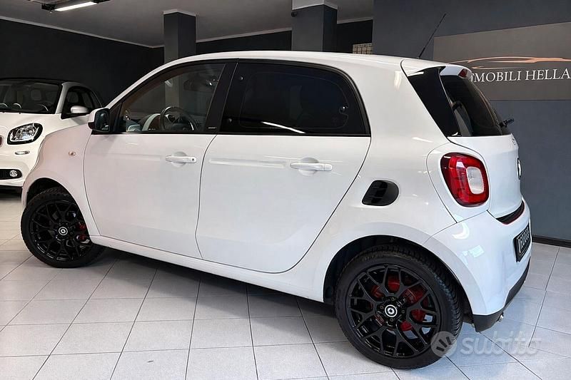 Usata Smart ForFour Passion 90 CV (66 kW) 2015 Bianco Utilitaria
