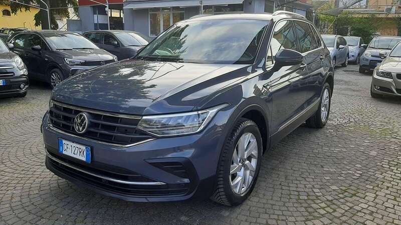 Grigio Usata 2021 VW Tiguan Life SUV | 26.900 € (Buon prezzo) - Immagine 1/4