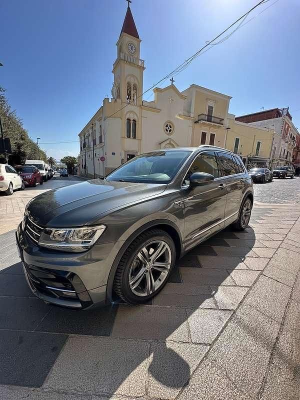 Usata VW Tiguan R-line 150 CV (110 kW) 2018 Grigio SUV