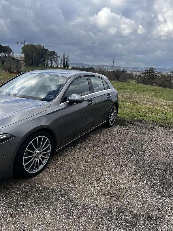 Usata Mercedes CLA180 Edition 116 CV (85 kW) 2018 Grigio Berlina