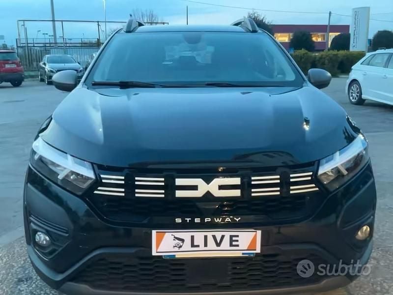 Usata Dacia Sandero Stepway 100 CV (73 kW) 2023 Nero Berlina