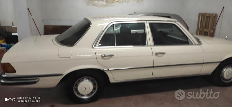 Begagnad Mercedes 280 1970 Vit Sedan