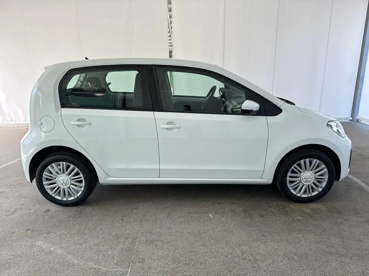 Usata VW up! Move 65 CV (47 kW) 2021 Bianco Utilitaria