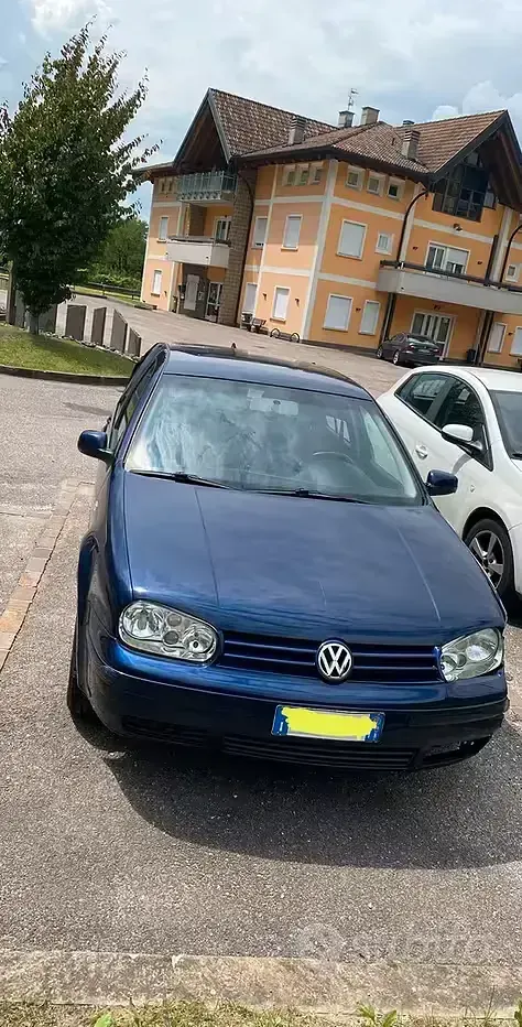 Usata VW Golf IV 105 CV (77 kW) 2003 Bluazzurro Berlina