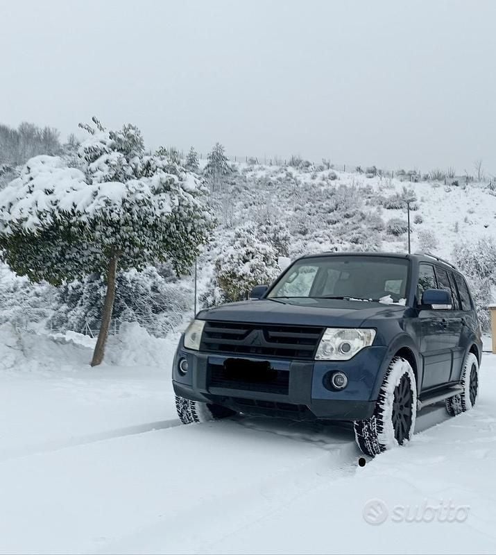 Usata Mitsubishi Pajero Instyle 170 CV (125 kW) 2009 Blu SUV