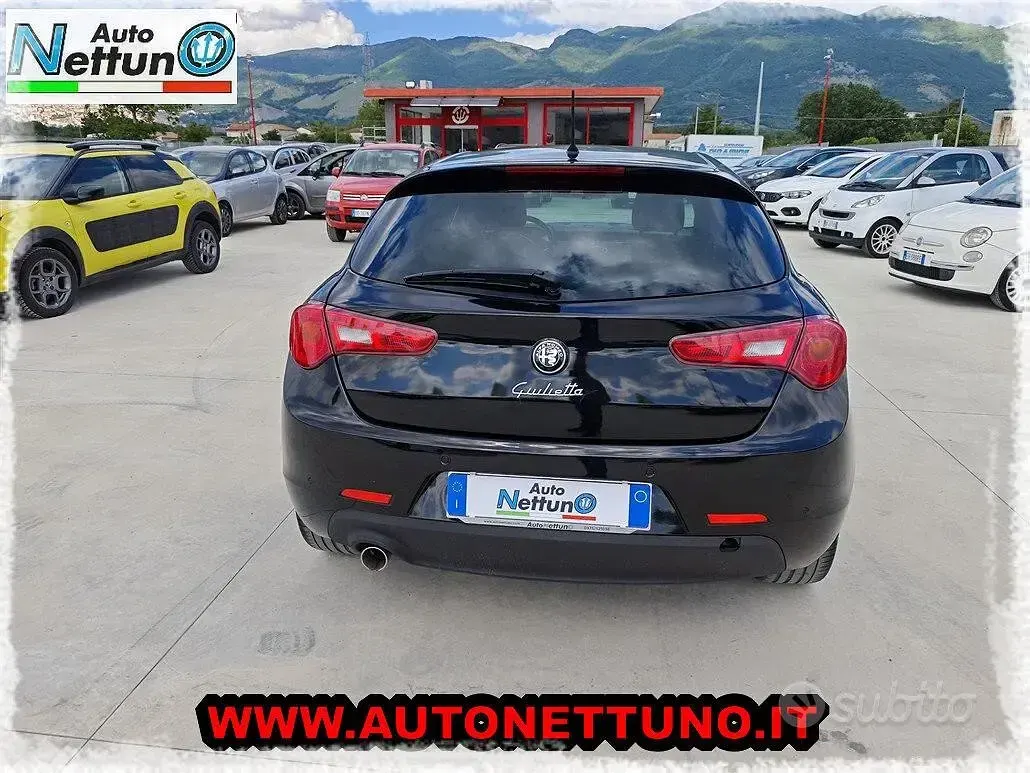Usata Alfa Romeo Giulietta Quadrifoglio 105 CV (77 kW) 2012 Nero Utilitaria
