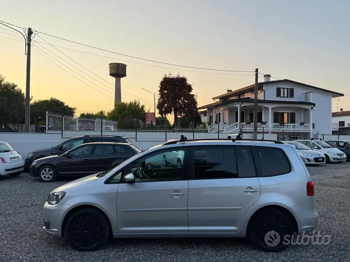 Usata VW Touran Comfortline 105 CV (77 kW) 2010 Grigio Monovolume