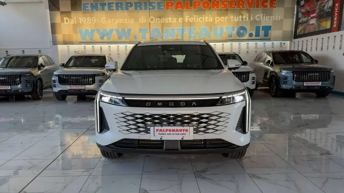 Usata Omoda 9 537 CV (394 kW) 2025 Khaki white SUV