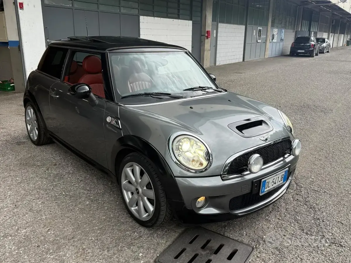 Usata Mini Cooper S Chili 175 CV (128 kW) 2007 Grigio Utilitaria