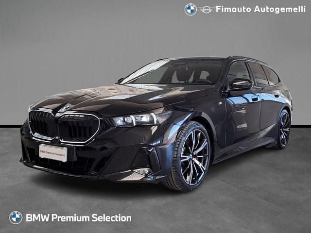 Nero / metallizzato Usata 2024 BMW 520 M Sport Station wagon | 59.900 € (Buon prezzo) - Immagine 1/3