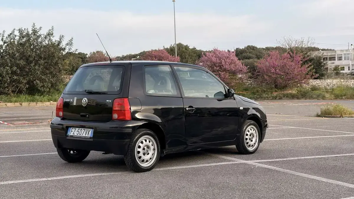 Usata VW Lupo 61 CV (44 kW) 2003 Utilitaria
