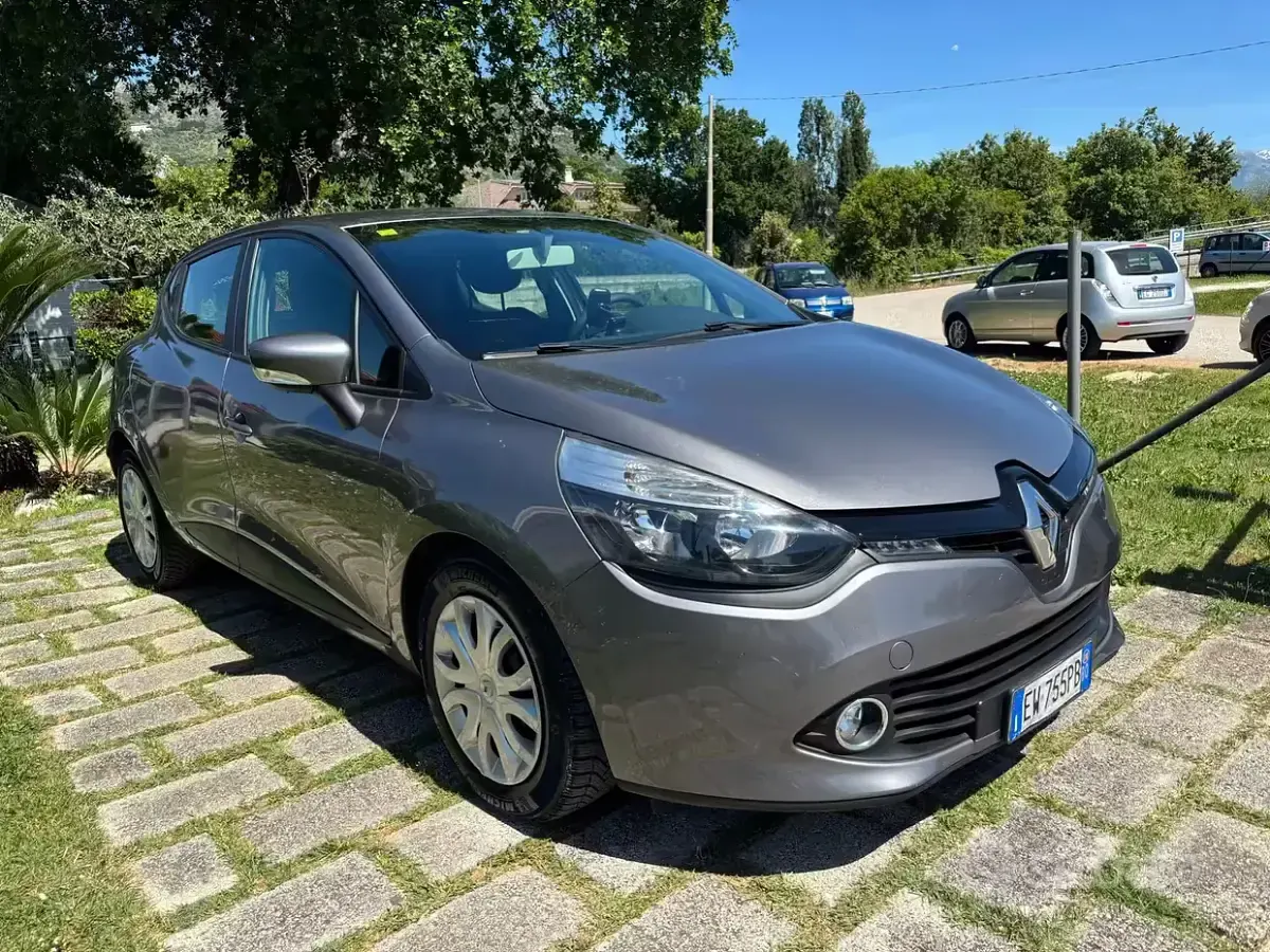 Usata Renault Clio IV 75 CV (55 kW) 2014 Grigio Berlina