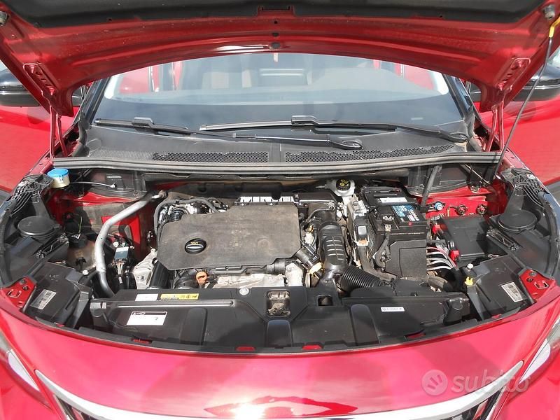 Usata Peugeot 3008 Business-Line 131 CV (96 kW) 2020 Rosso SUV