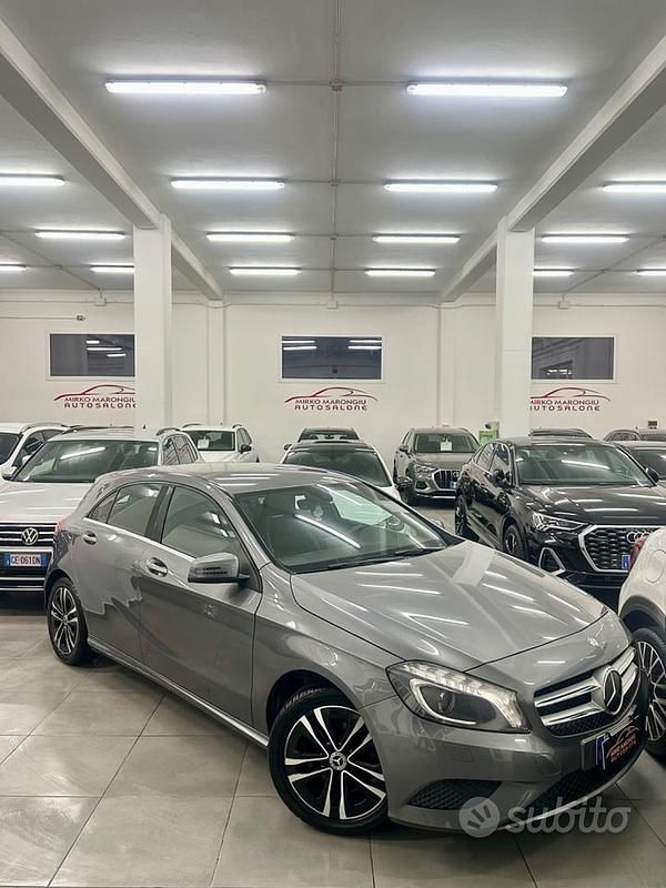 Usata Mercedes A180 110 CV (80 kW) 2015 Grigio Berlina