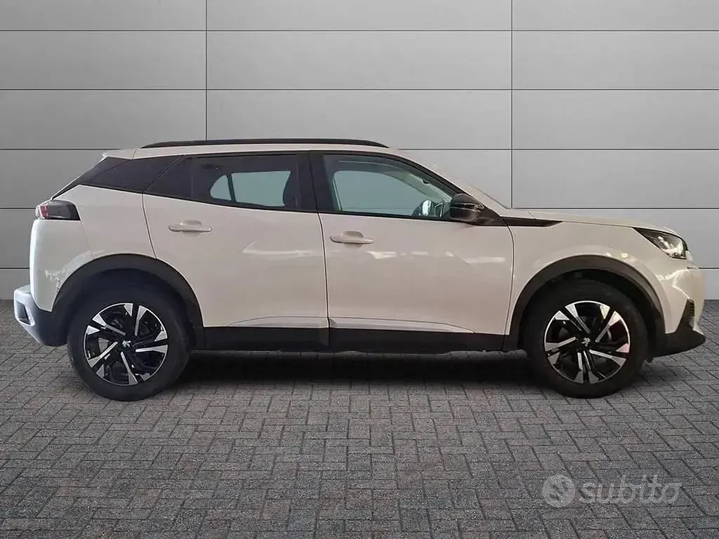 Usata Peugeot 2008 Allure 110 CV (80 kW) 2022 Bianco SUV