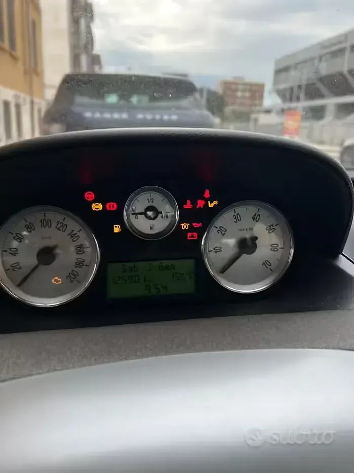 Begagnad Lancia Ypsilon 75 HK (55 kW) 2010 Brun Halvkombi