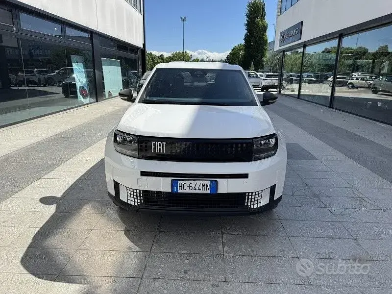 Nuova Fiat Grande Panda Icon 100 CV (73 kW) 2026 Bianco Utilitaria