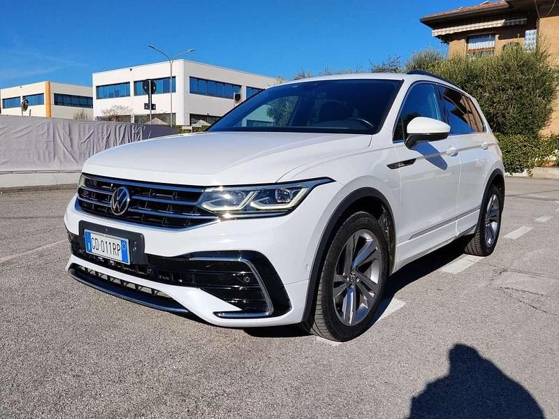 Usata VW Tiguan R-line 200 CV (147 kW) 2021 Bianco SUV