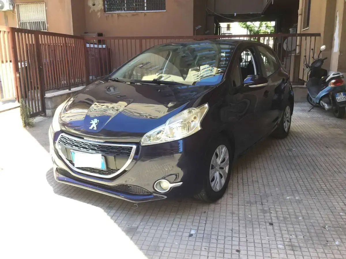Usata Peugeot 208 Allure 82 CV (60 kW) 2014 Blu/azzurro Utilitaria