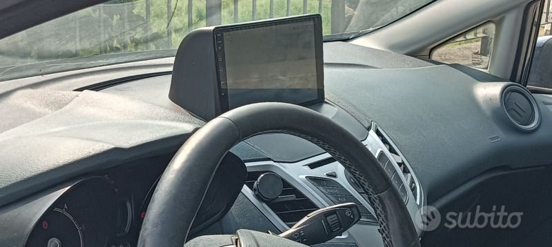 Usata Ford Fiesta 90 CV (66 kW) 2012 Blu Utilitaria