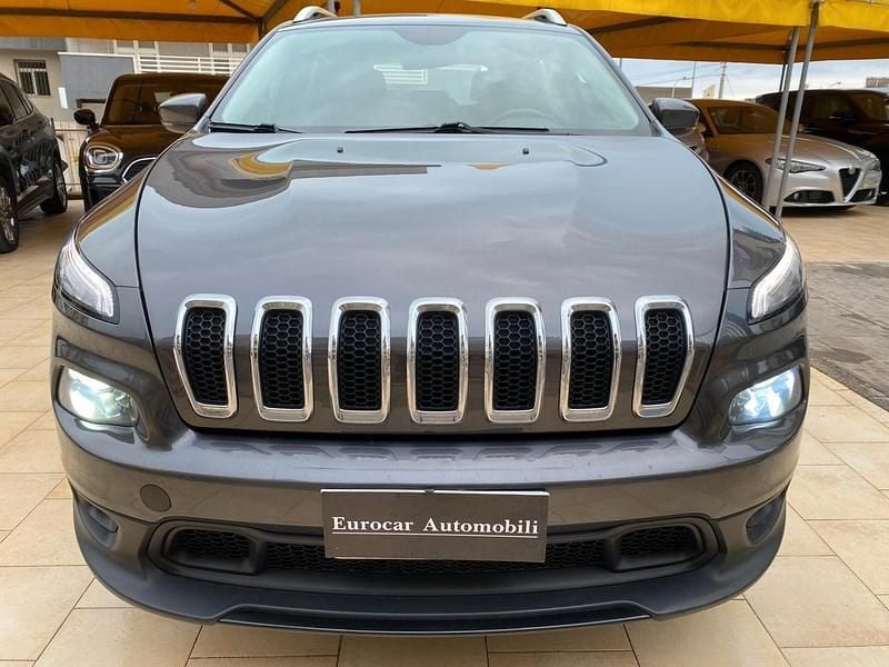 Grigio Usata 2016 Jeep Cherokee SUV | 10.490 € (Buon prezzo) - Immagine 1/4