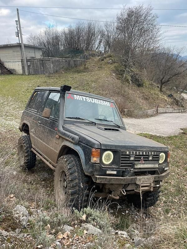 Usata Mitsubishi Pajero 1987 Nero SUV