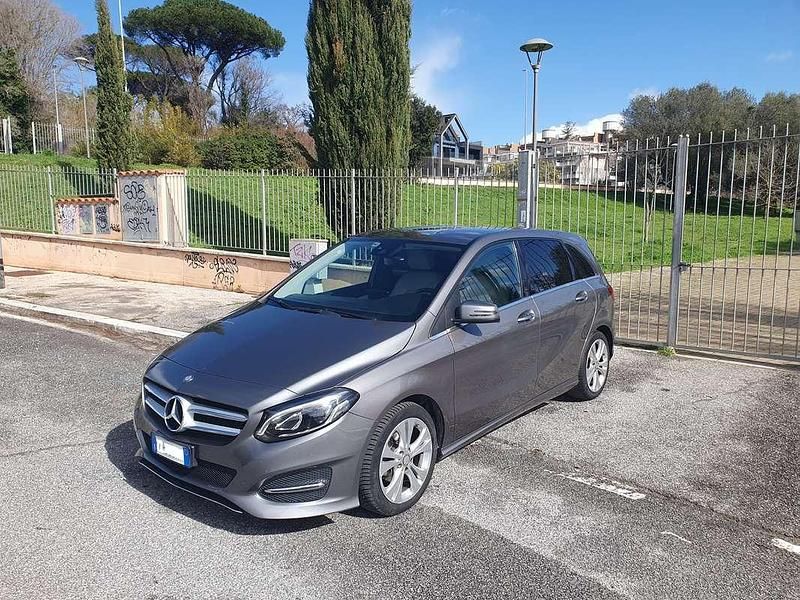 Usata Mercedes B180 Edition 109 CV (80 kW) 2016 Argento Monovolume