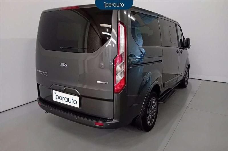 Usata Ford Tourneo Custom Titanium 131 CV (96 kW) 2021 Grigio s. Furgone