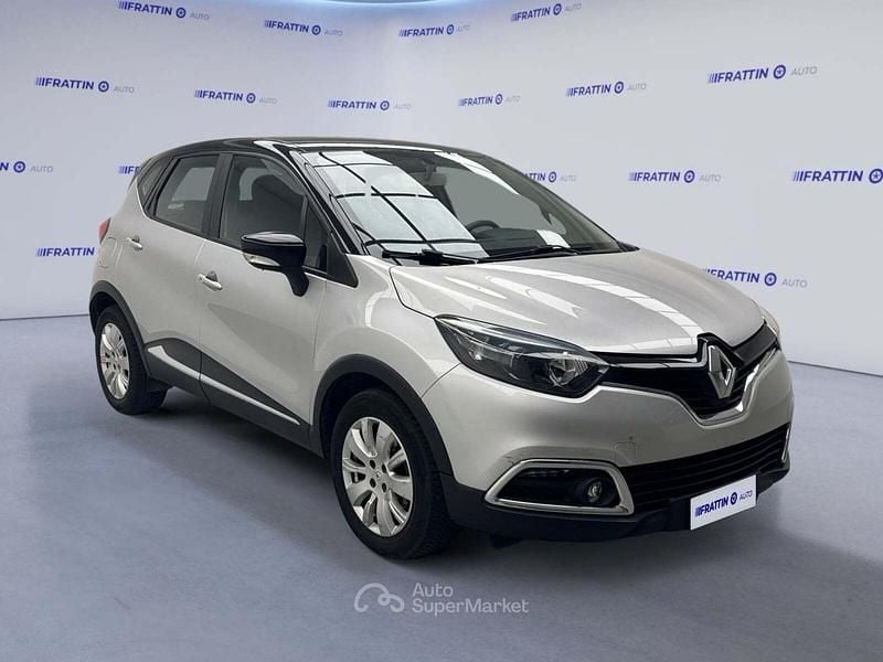 Usado Renault Captur 90 CV (66 kW) 2015 Plateado SUV