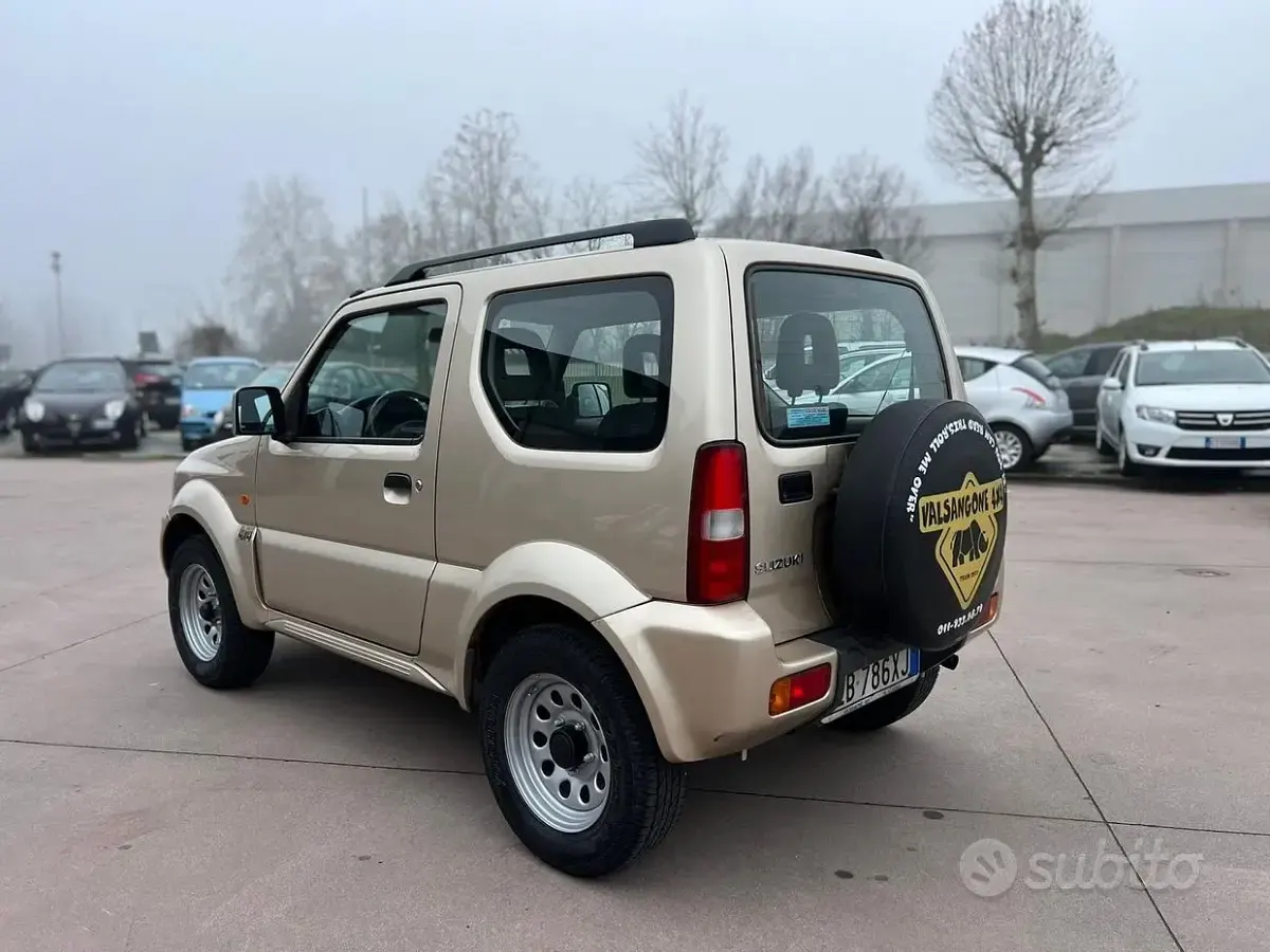 Usata Suzuki Jimny 85 CV (62 kW) 2010 SUV