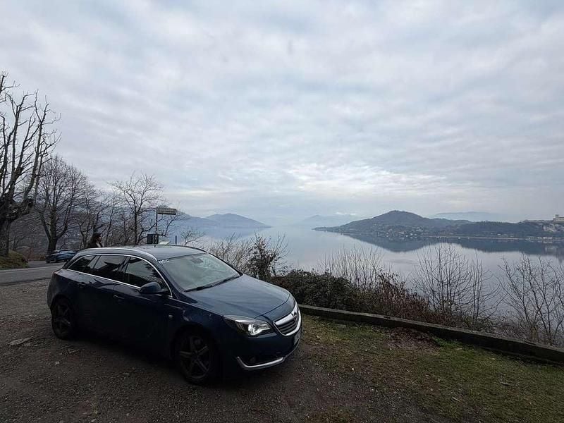 Usata Opel Insignia 140 CV (102 kW) 2015 Blu/azzurro Station wagon