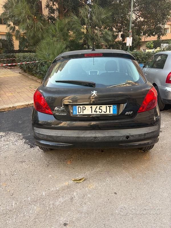 Usata Peugeot 207 75 CV (55 kW) 2008 Nero Berlina