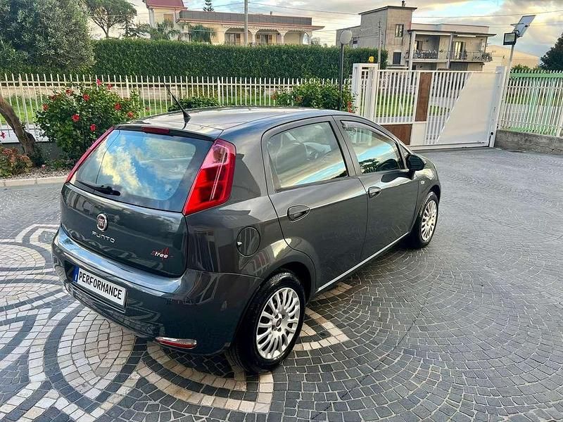 Usata Fiat Punto Street 75 CV (55 kW) 2015 Grigio Berlina