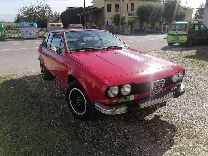 Usata Alfa Romeo Alfetta GT/GTV 122 CV (89 kW) 1976 Rosso Coupé