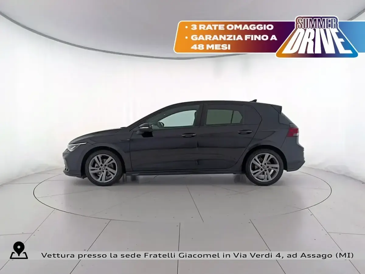 Usata VW Golf VIII R-line 131 CV (96 kW) 2024 0e grenadill black metallizzato Berlina