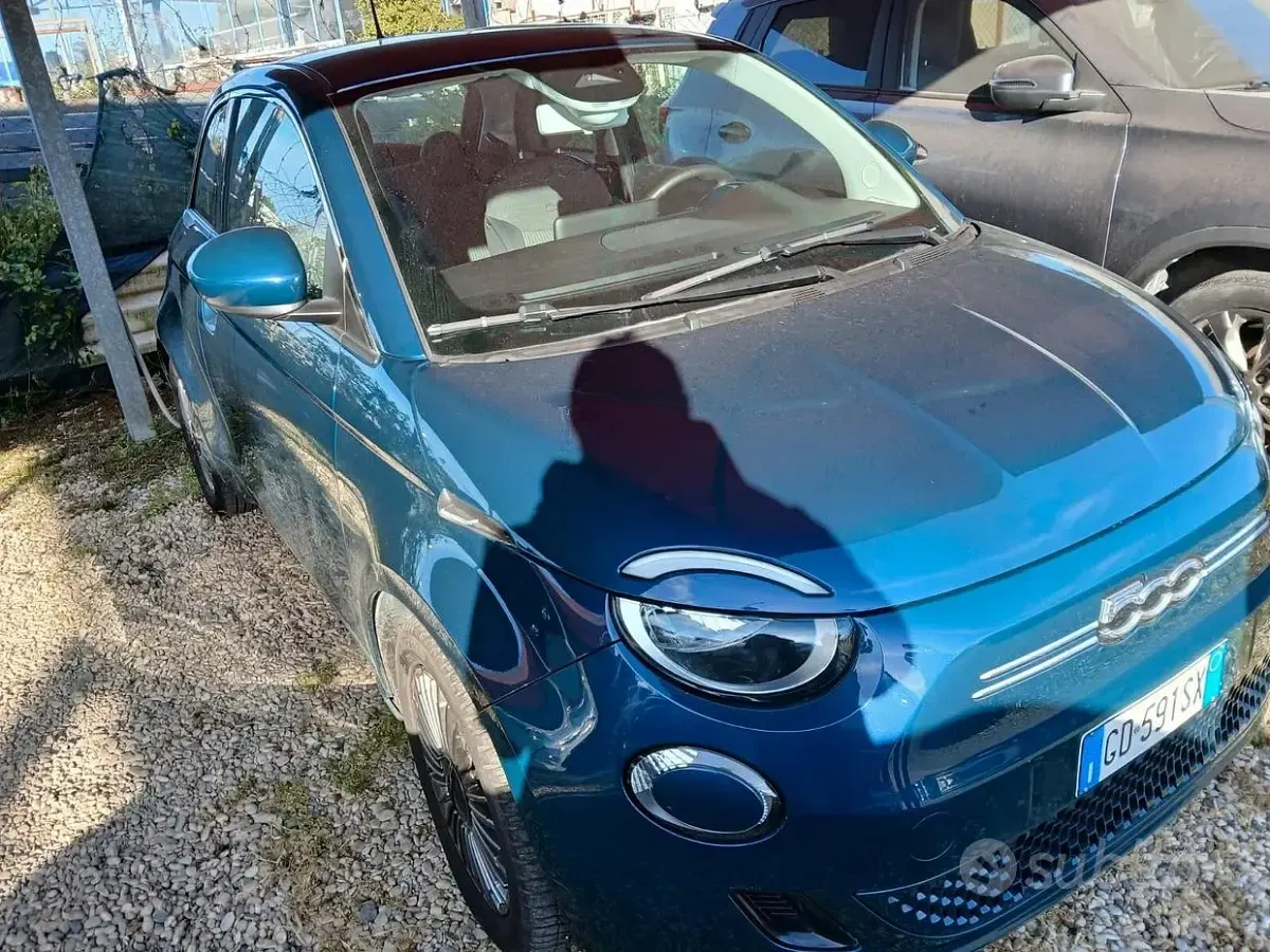 Usata Fiat 500e Passion 42 kW (58 CV) 2020 Blu Berlina