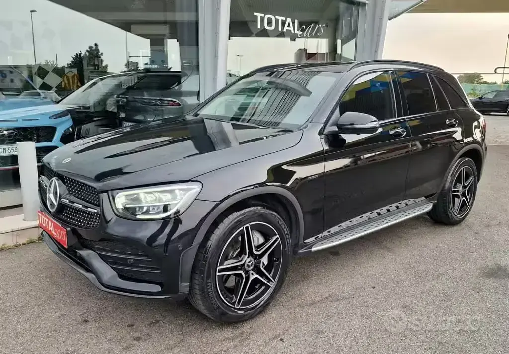 Usata Mercedes GLC300de Premium 194 CV (142 kW) 2020 Nero metallizzato SUV