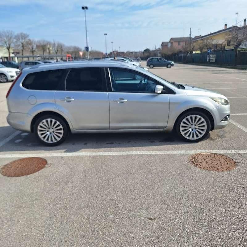 Usata Ford Focus Style 90 CV (66 kW) 2008 Grigio Station wagon