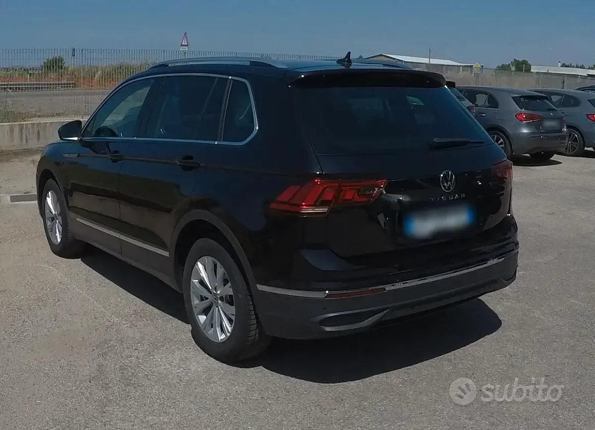 Usata VW Tiguan Life 150 CV (110 kW) 2023 Nero SUV