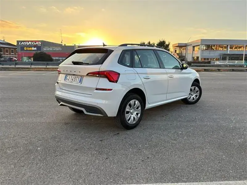 Usata Skoda Kamiq Ambition 110 CV (80 kW) 2022 Bianco SUV
